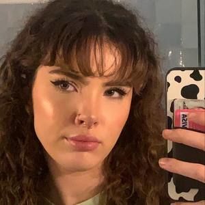 Meet your Posher, Ava